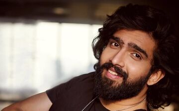 Amaal Mallik Teases A Valentine Love Story With The First Look Of “Yahin Guzaar Doon” 