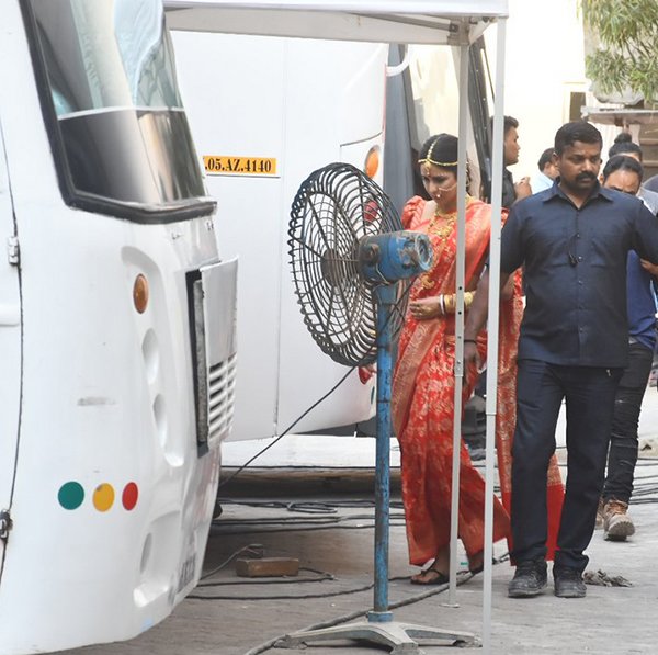 Katrina Kaif Going Back From The Sets Of Zero Katrina Kaif Going Back From The Sets Of Zero