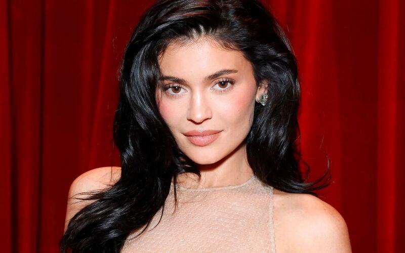  Half Under Muscle, Silicone’: Kylie Jenner Reveals Her Boob Job Details, Candidly Shares Regrets About Getting Surgery At 20