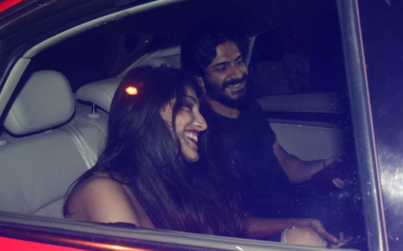 IN PICS: Harshvardhan Kapoor Dines With A Mystery Girl