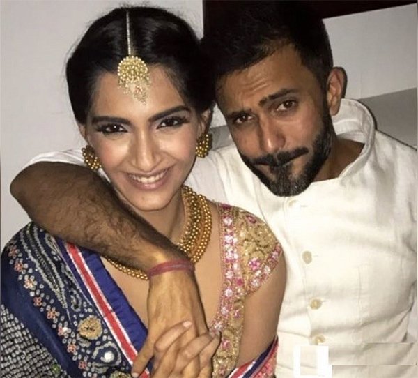 sonam kapoor with anand ahuja4 sonam kapoor with anand ahuja4