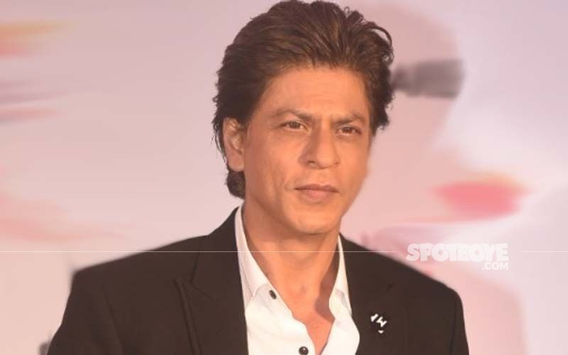 OMG! Shah Rukh Khan Gets Honoured With Customised Gold Coins By Paris' Grevin Museum