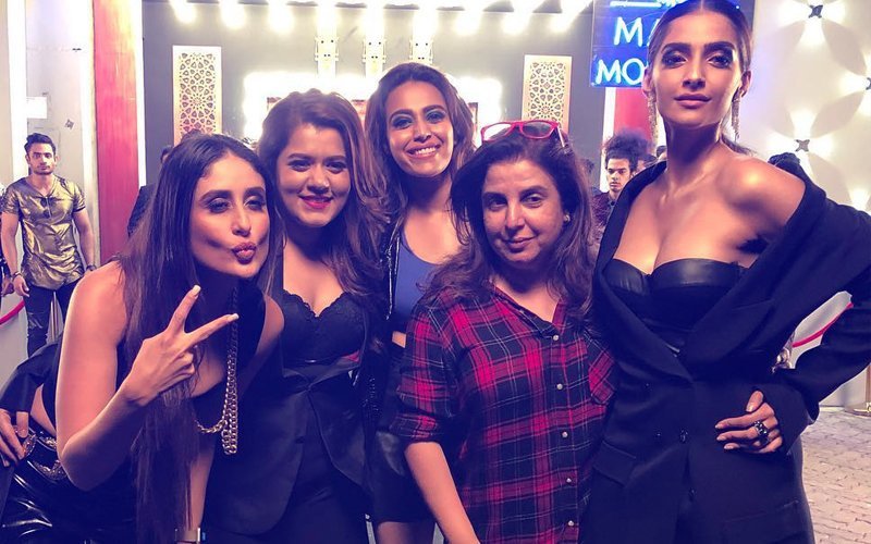 Inside Pictures: वीरे दी वेडिंग के सेट पर करीना कपूर, सोनम, स्वरा भास्कर और शिखा ने फराह खान के साथ किया धमाल