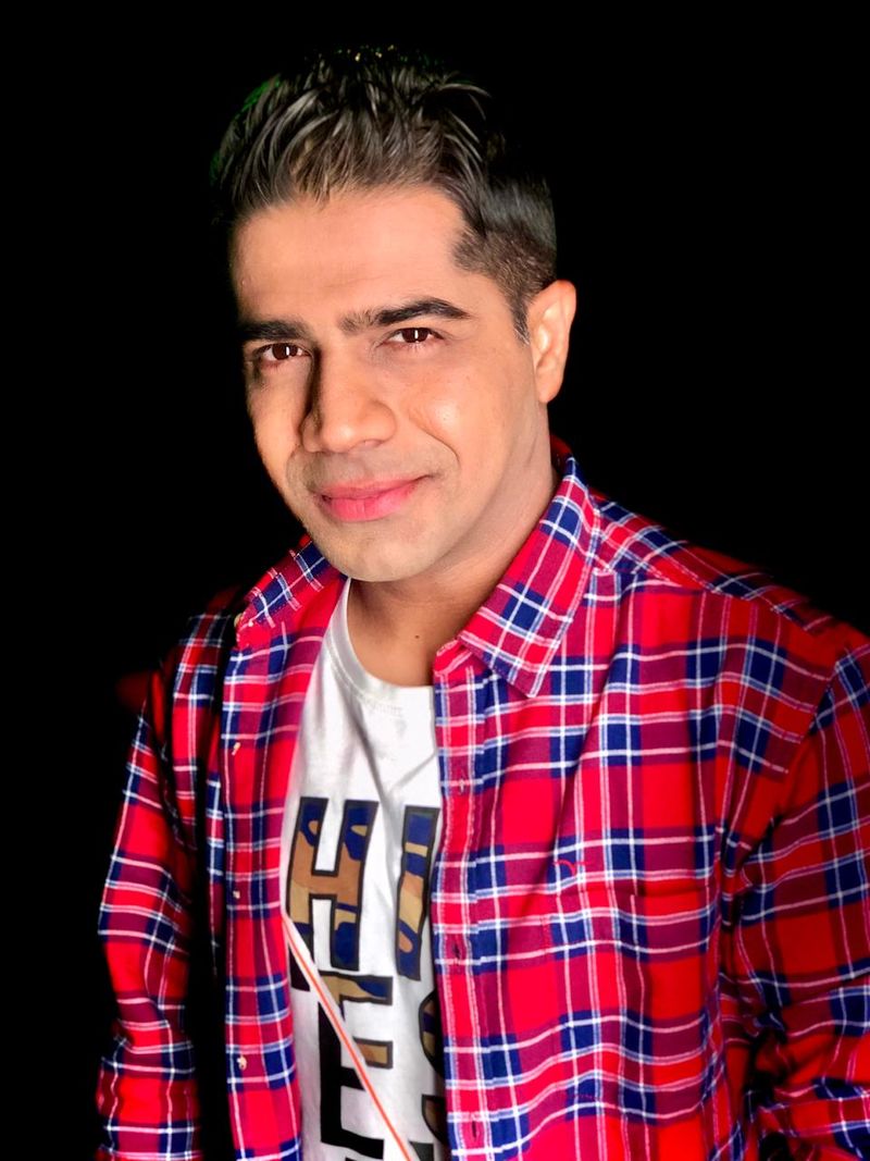  Manish Batavia 