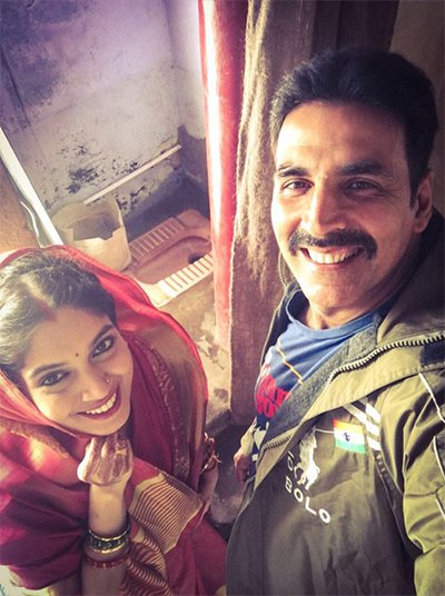 bhumi pednekar and akshay kumar in toilet ek prem katha