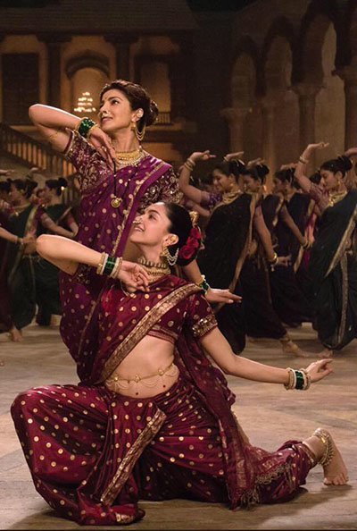 still from song pinga bajirao mastani