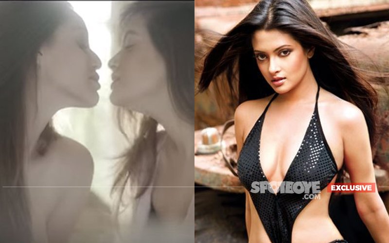 Riya Sen: I Am Sexy, Even Girls Make Passes At Me