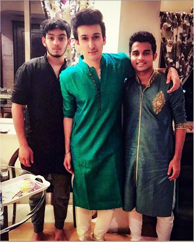 Govinda_s_Son_Yashvardhan_Might_Just_Sweep_You_Off_Your_Feet_beware_girls_looking_classy_in_traditional_wear_.jpg