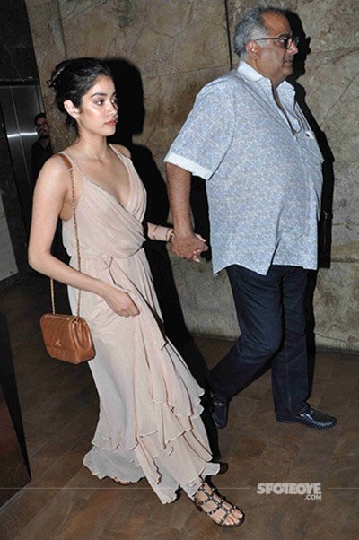 Jhanvi_Kapoor_with_father_Boney_kapoor_Mirzya_Screening.jpg