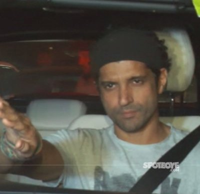 Farhan_Akhtar_Coldplay_afterparty_at_Mannat.jpg