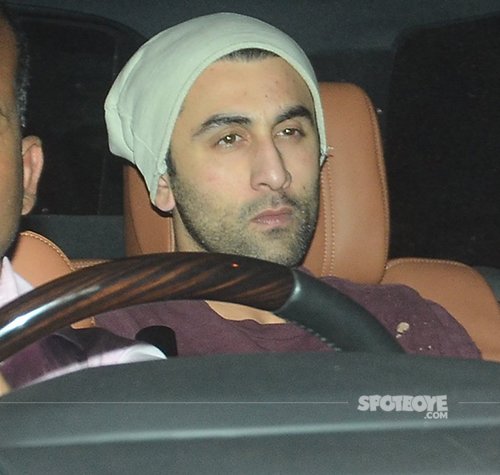 Ranbir kapoor snapped at the party