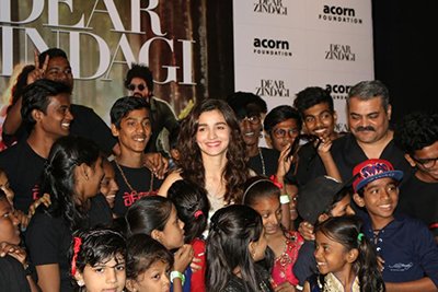 Alia_Bhatt_celebrates_Childrens_Day