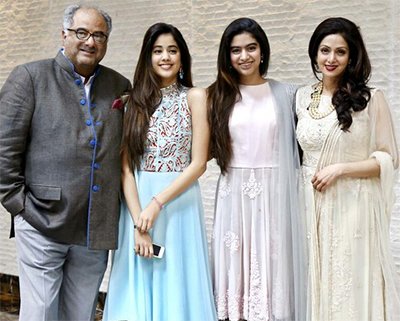 Sridevi And Boney Kapoor Pose Along With Beautiful Daughters Jhanvi and Khushie
