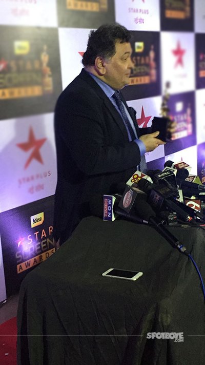 Rishi Kapoor with his Star Screen Awards 2016 - Supporting Actor