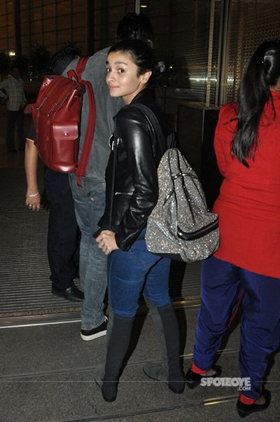 Alia bhatt in black hotsell leather jacket