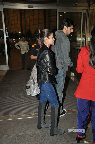 alia bhatt and sidharth malhotra snapped at the mumbai airport in casuals