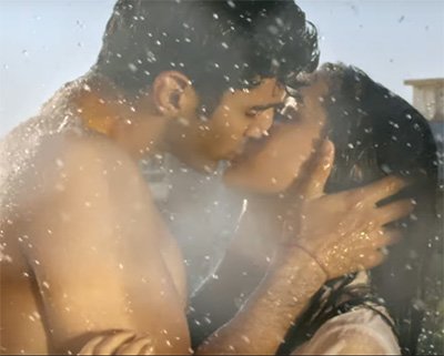 shraddha kapoor and aditya roy kapur making out in the rain ok jannu shraddha kapoor and aditya roy kapur making out in the rain ok jannu
