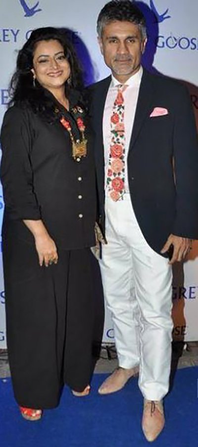 arjun khanna with wife