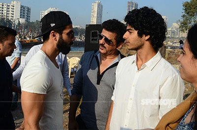 shahid ishaan and rajesh khatter on the sets of ishaans debut film