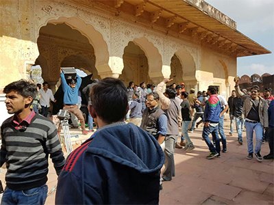 protestors on padmavati sets