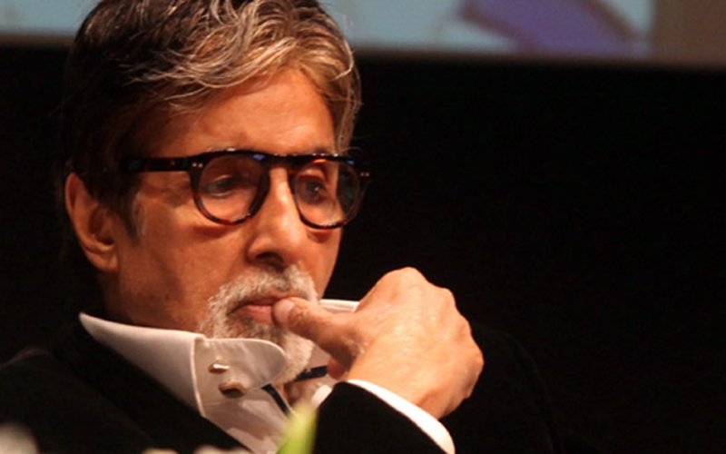 Amitabh Bachchan Lashes Out At Vodafone, Jio Offers To Send SIM!