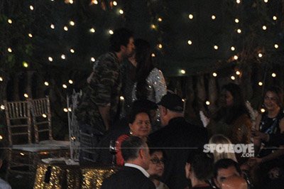 kareena kapoor and ranbir kapoor greet each other at randhir kapoors 70th birthday