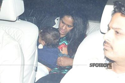 arpita khan sharma with her baby at arbaaz khans party