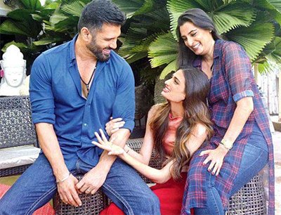 suniel shetty with his family