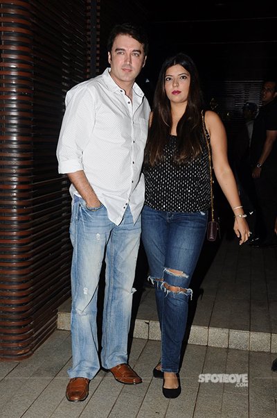 jugal hansraj with his wife at badrinath ki dulhania success bash