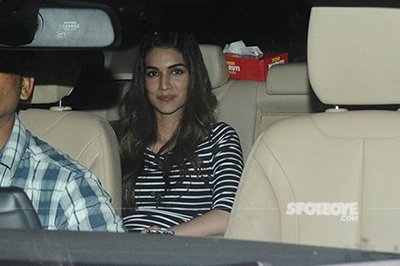 kriti sanon spotted at phillauri screening