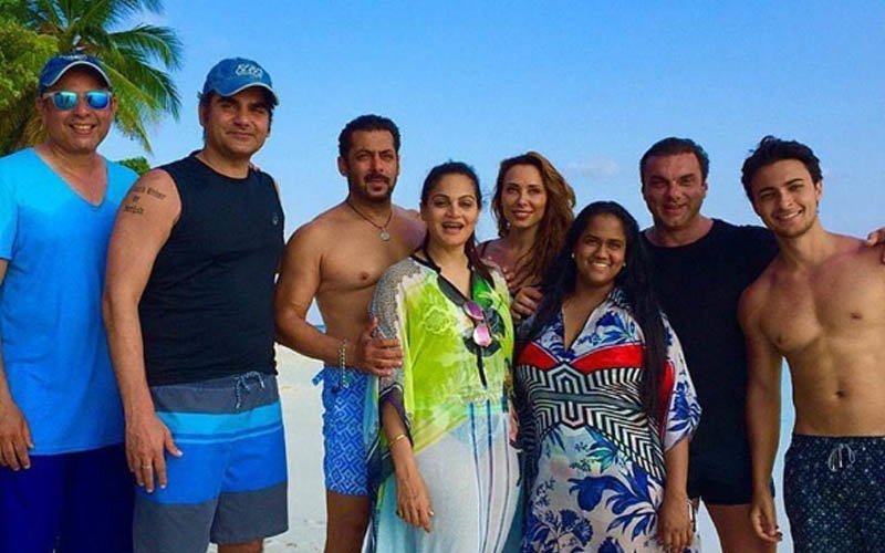 Salman Khan Looks Refreshed As He Poses With Iulia Vantur At The Beach