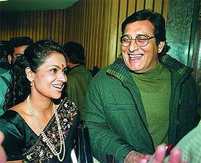 vinod khanna with wife kavita khanna