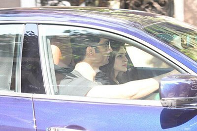 sushant singh rajput and kriti in the car