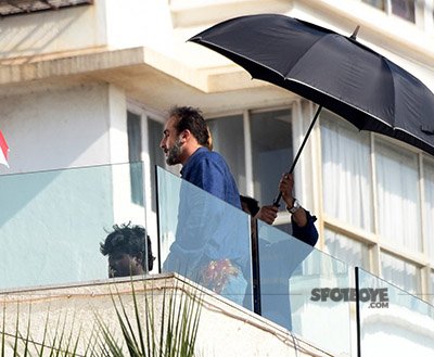 ranbir kapoor looking like sanjay dutt