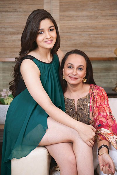 alia bhatt with her mom