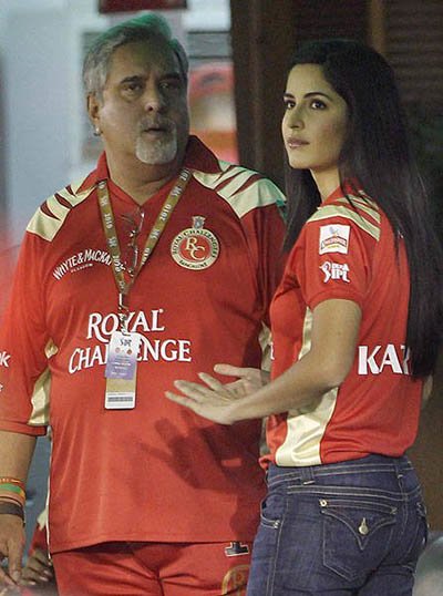 kartina kaif and vijay mallya during indian premiere league cricket game