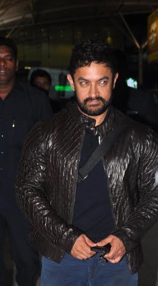 aamir khan spotted at the airport