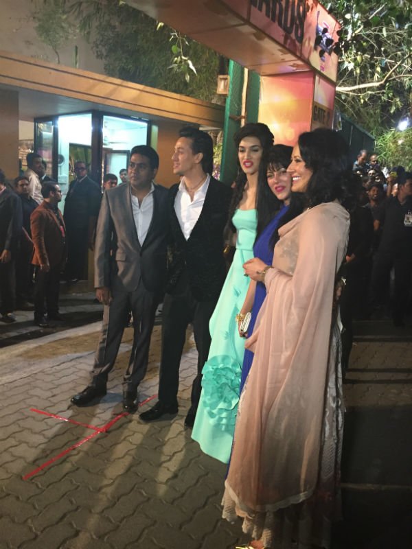 kriti and tiger early birds at filmfare 2015
