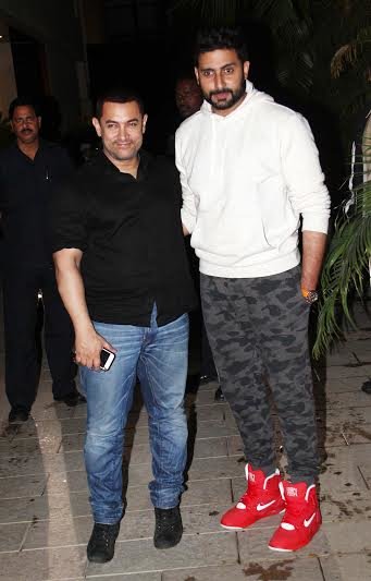 abhishek bachchan with aamir khan at the party