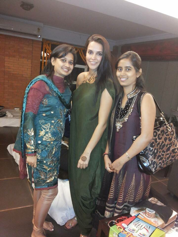 neha dhupia strike a pose with fans