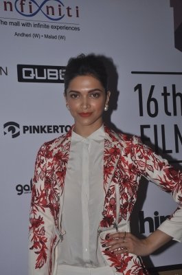 deepika padukone at 16th mumbai film festival day 2