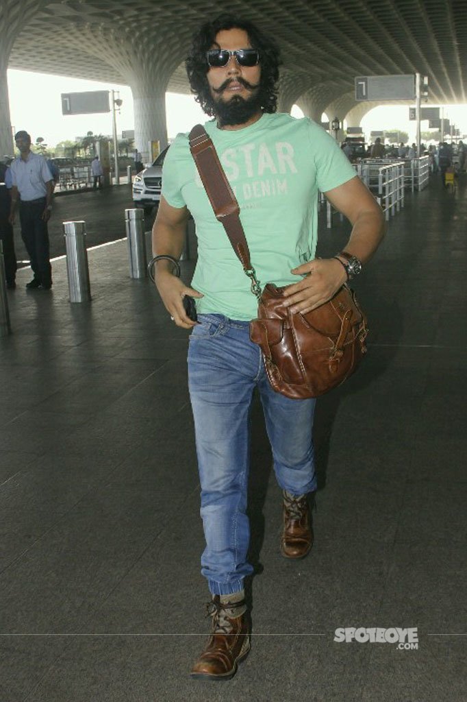 randeep hooda snapped at the airport in casuals