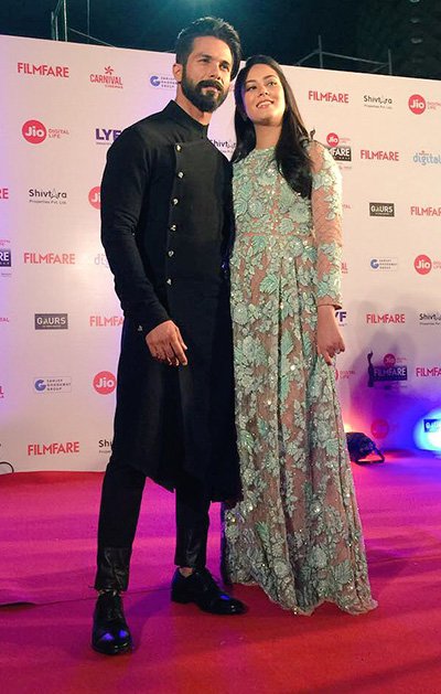 shahid kapoor and mira rajput at the filmfare awards 2017