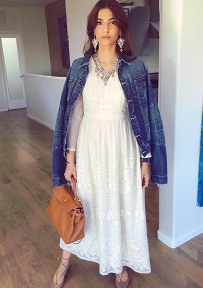 Sonam Kapoor During Veere Di Wedding Promotions: From Denim Saree to a Pant  Suit, the Newly-Wed Actress Reveals Her Quirkiness (View Pics) | 👗 LatestLY