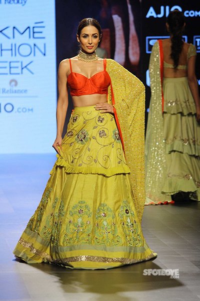 malaika arora at lakme fashion week