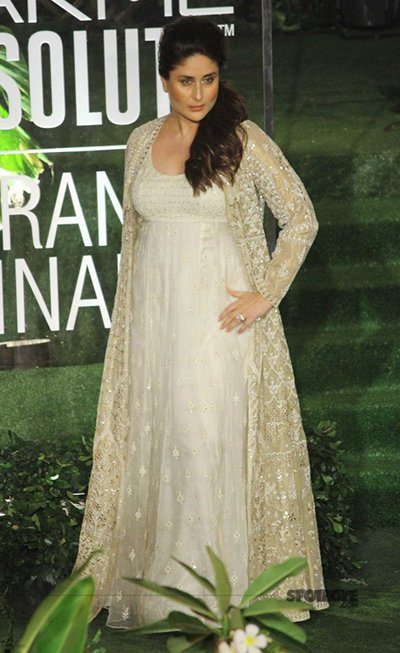 kareena kapoor at lakme fashion week