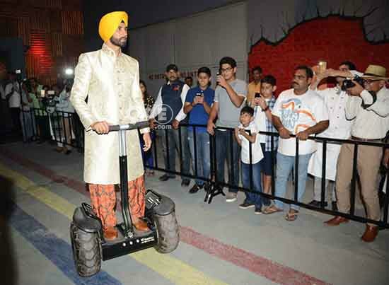 akshay kumar on segway