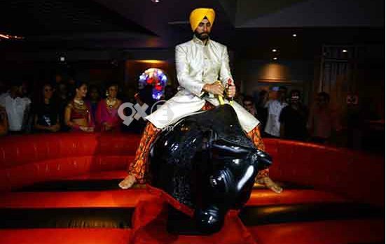 akshay kumar on mechanical bull