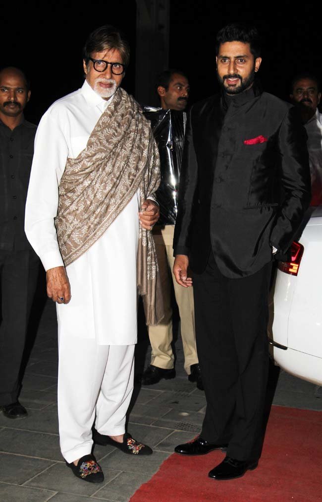 amitabh and abhishek bachchan at tulsi and hitesh wedding reception
