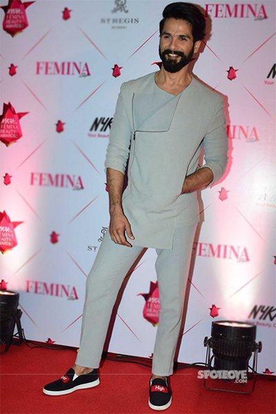 shahid kapoor at femina beauty awards red carpet